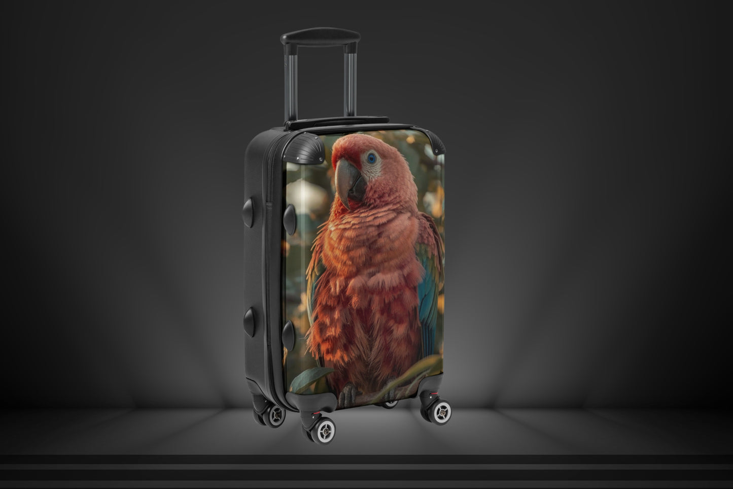 Hartschalenkoffer mit buntem Ara Papagei in rechter Seitenansicht. Die Perspektive zeigt die Tiefe des Koffers sowie das farbenreiche Vogelmotiv mit seinen warmen Flamingo-, Orange- und Blautönen in einer atmosphärischen Naturkulisse.