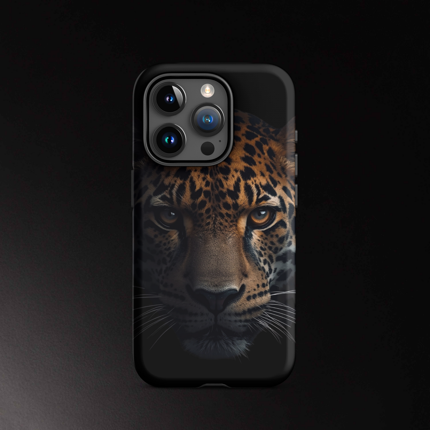 Jaguar Handyhülle iPhone 15 Pro mit hochwertigem Print und klarer Struktur