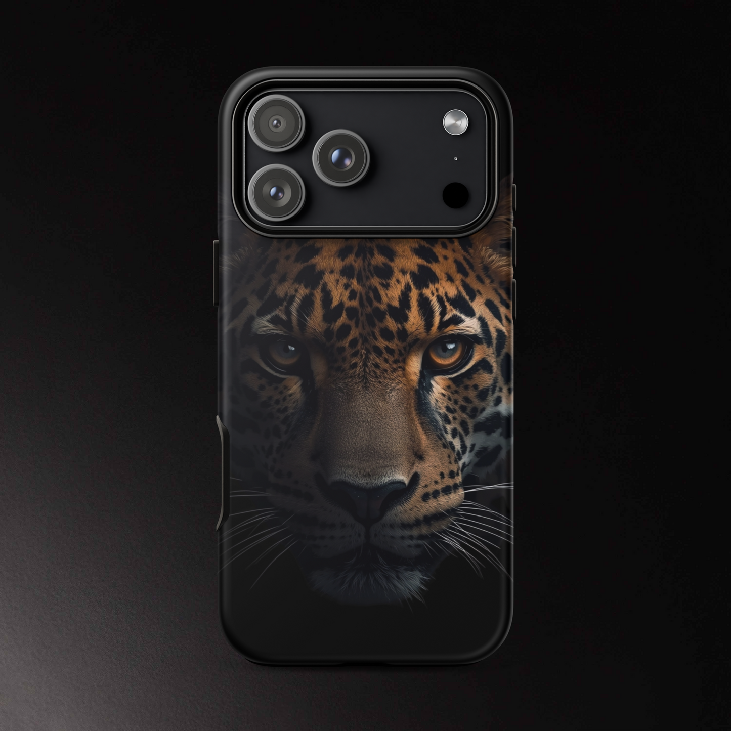Jaguar Handyhülle iPhone 17 Pro Max mit kraftvoller Tierdarstellung und dunklem Look