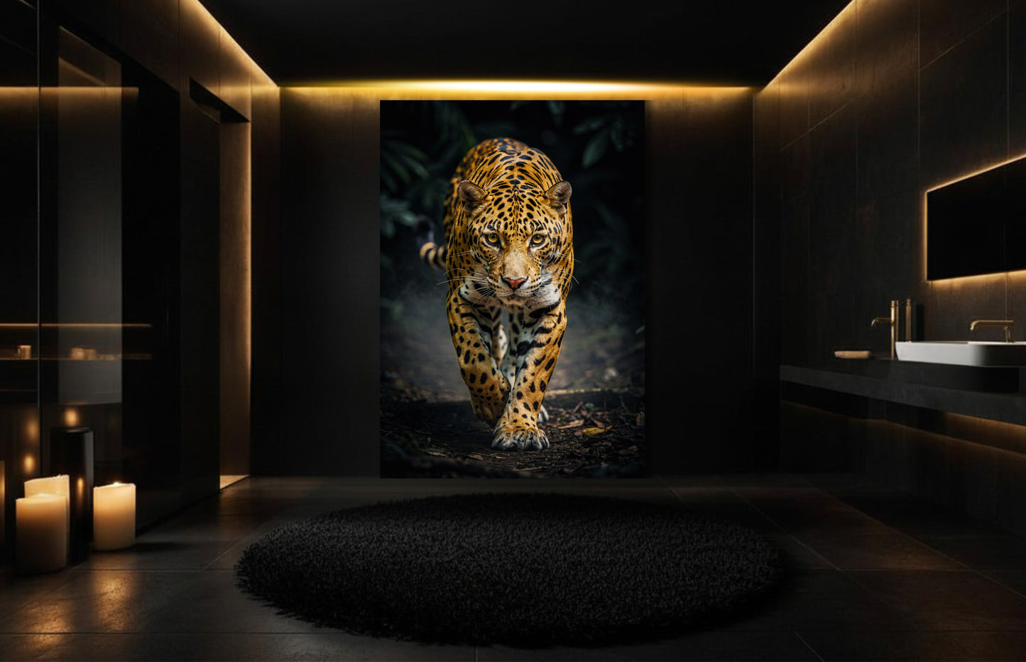 Jaguar in frontaler Ansicht als Wandkunst auf Leinwand 32x48 Zoll in stilvollem Badezimmer mit Kerzenlicht