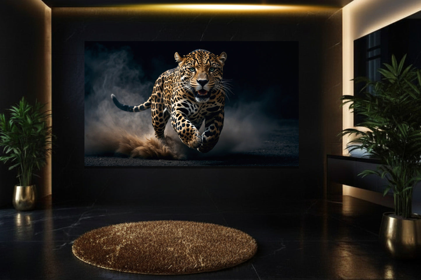 Jaguar Wandbild Poster im Querformat in einem stilvollen Badezimmer mit dunkler Wand und warmer Beleuchtung und Grünpflanzen - dynamische Tierkunst als Blickfang
