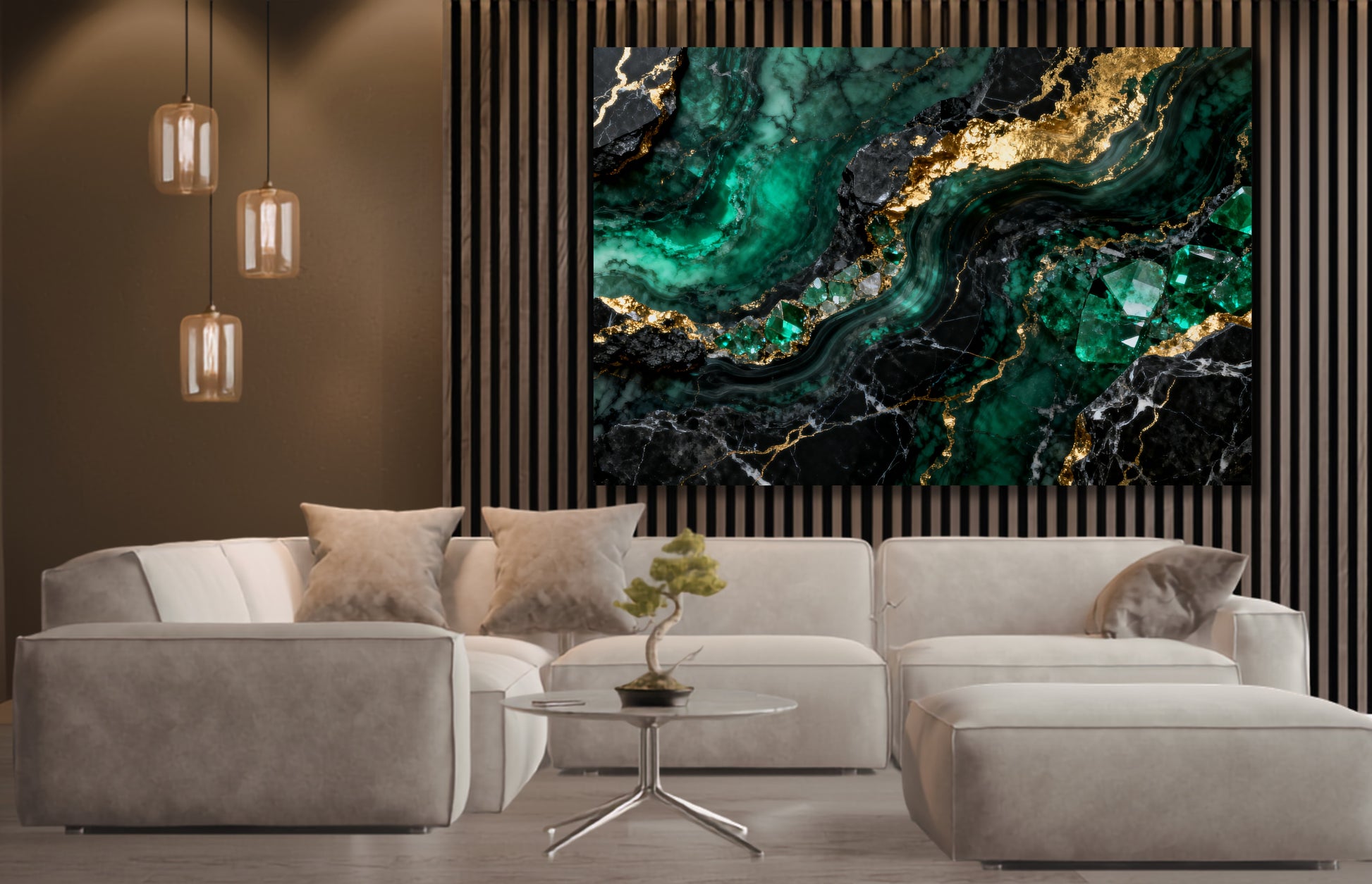 Leinwand mit abstrakten Malachitstrukturen in Smaragdgrün, Schwarz und Gold. Ausdrucksstarke mineralische Formen mit fließenden Goldadern als moderne Wandkunst über einer hellen Wohnlandschaft.