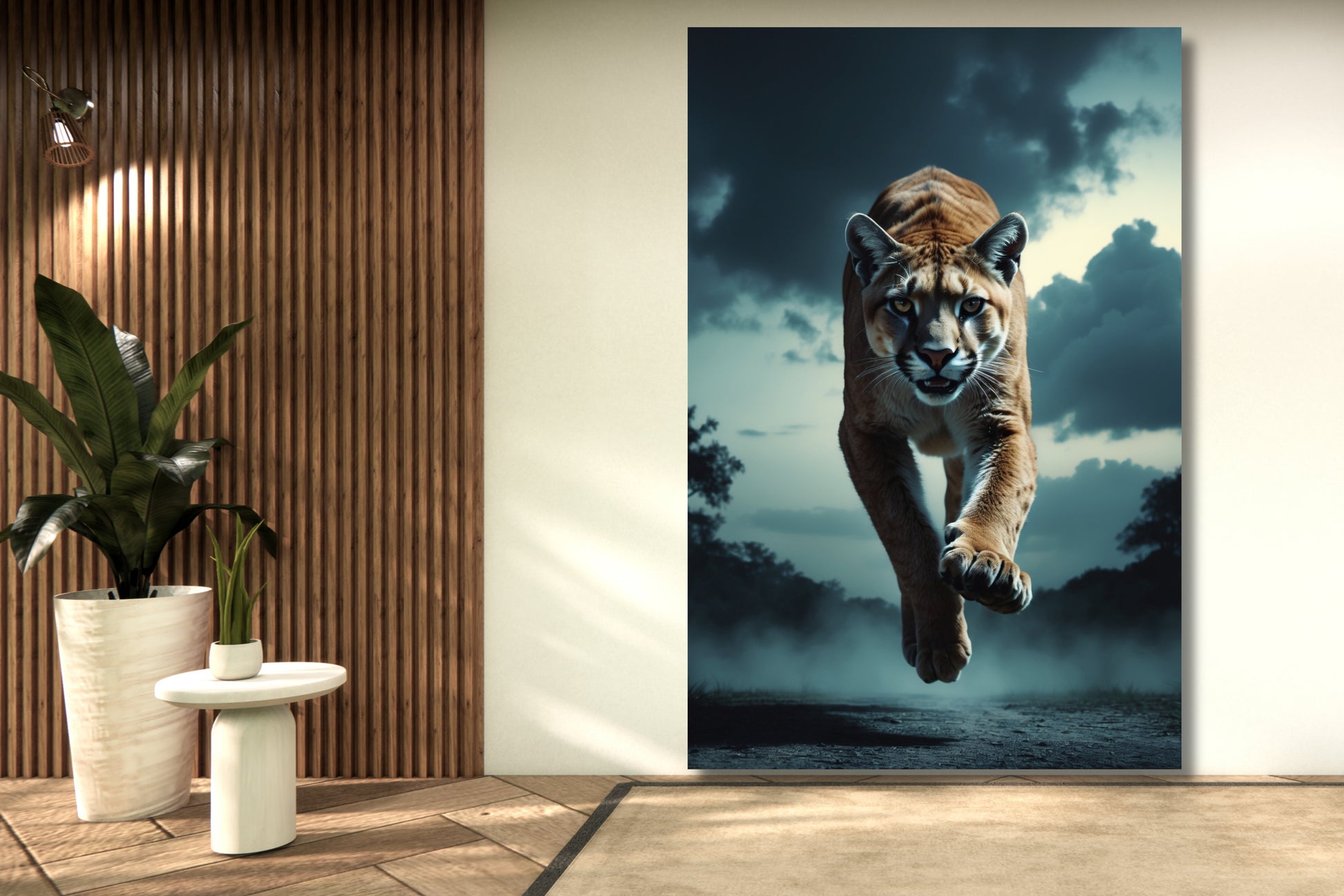 Leinwand eines Pumas im Sprung an einer Wand mit Holzpaneelen neben einer Grünpflanze mit indirekter Beleuchtung in einem Wohnraum