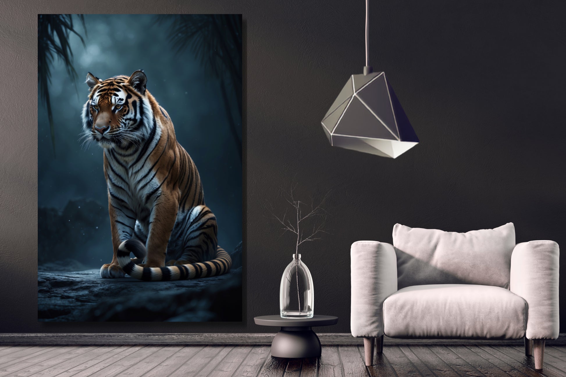 Leinwand eines Tigers im Schatten des Dschungels an einer dunklen Wand neben einem weißen Sessel und einer silberfarbenen modernen Hängeleuchte