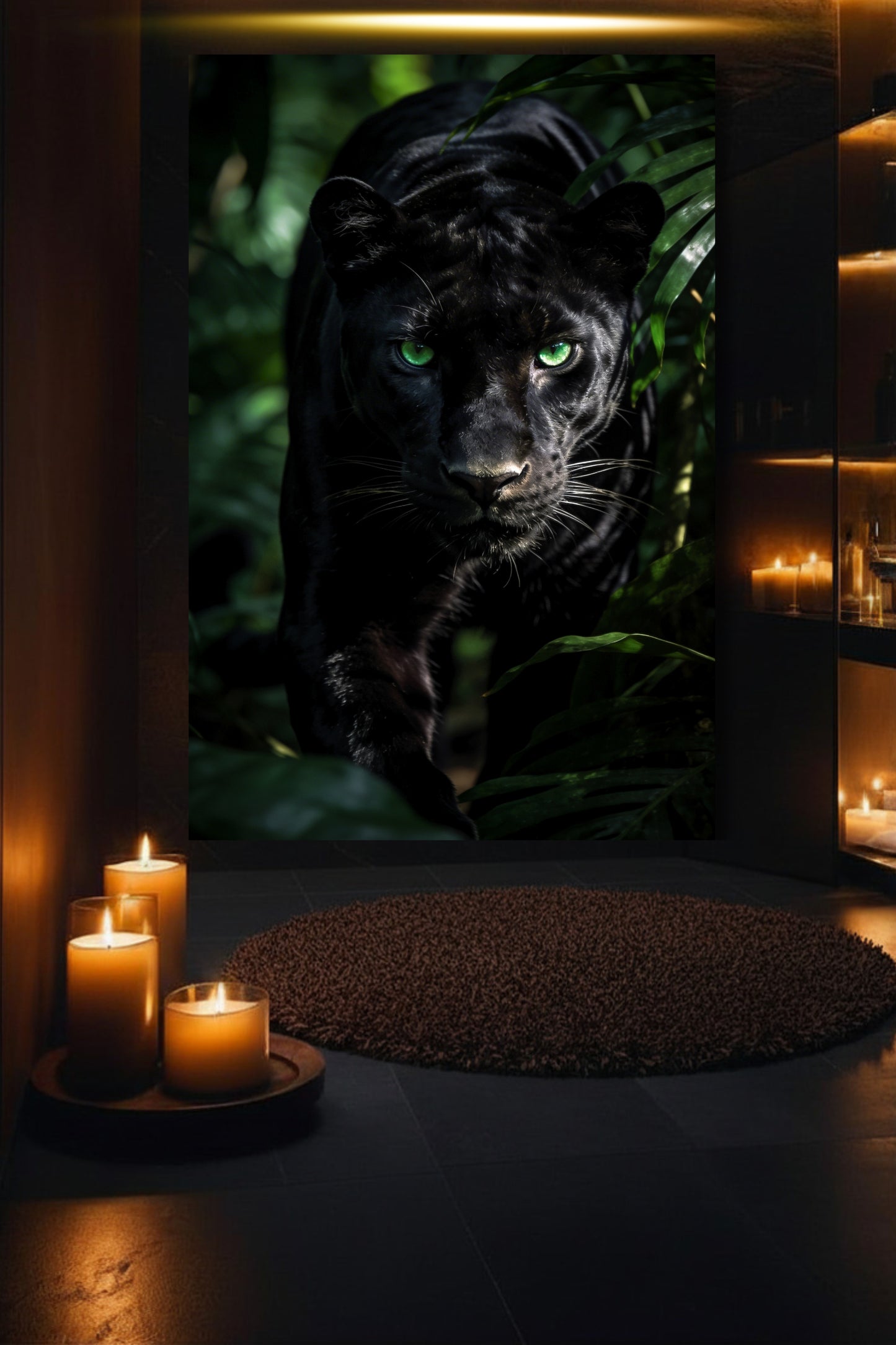 Panther auf Leinwand in stilvollem Badezimmer mit warmem Kerzenlicht – stimmungsvolle Wandkunst mit edlem Tiermotiv