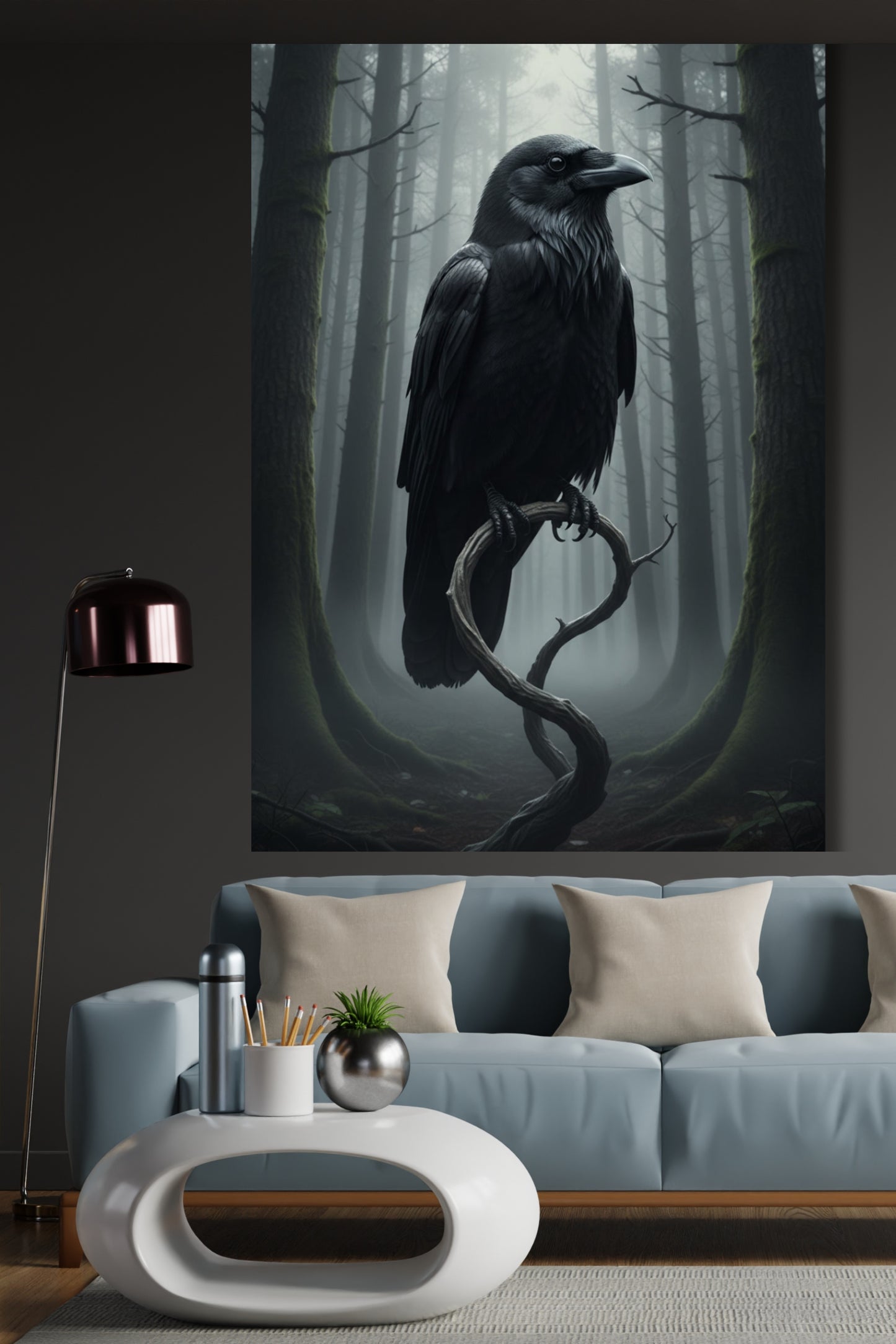 Poster einer Krähe im Nebelwald an grauer Wand über einem hellblauen Sofa und einem modernen weissen Tisch