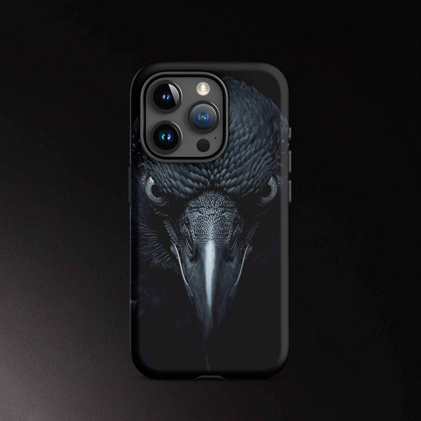 Raben Handyhülle iPhone 15 Pro mit hochwertigem Druck und dunklem Look
