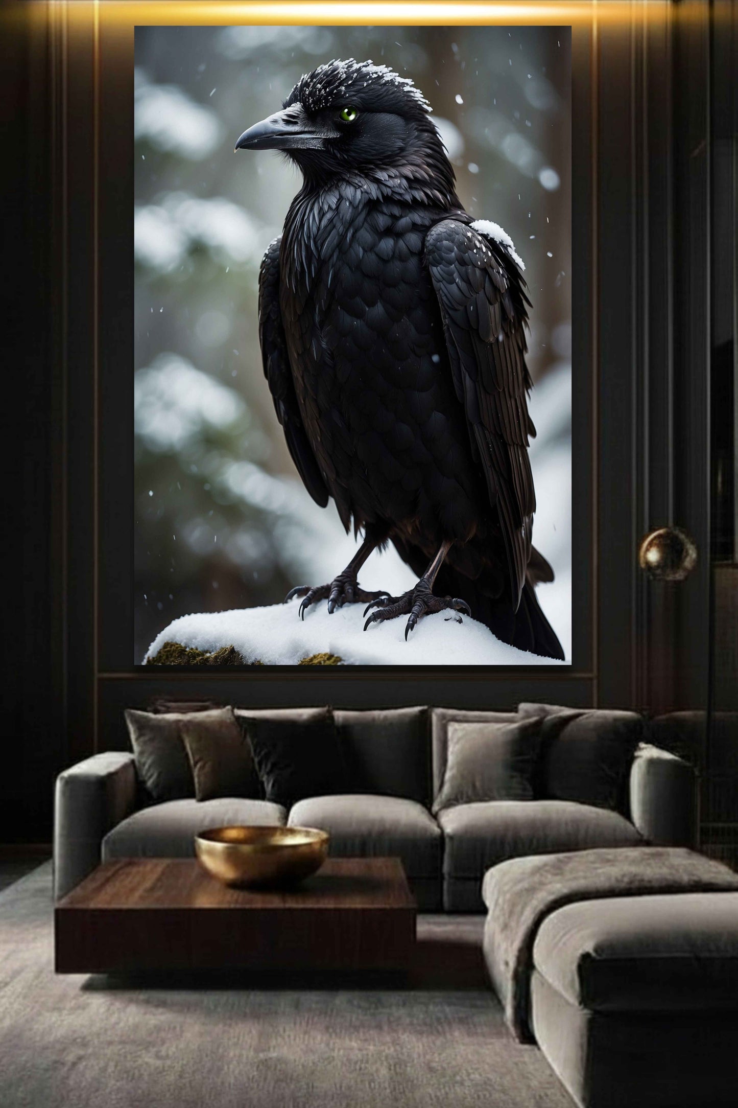Rabe im Schnee als Poster im Wohnzimmer über einem Sofa – elegante Wandkunst mit ruhiger Bildwirkung