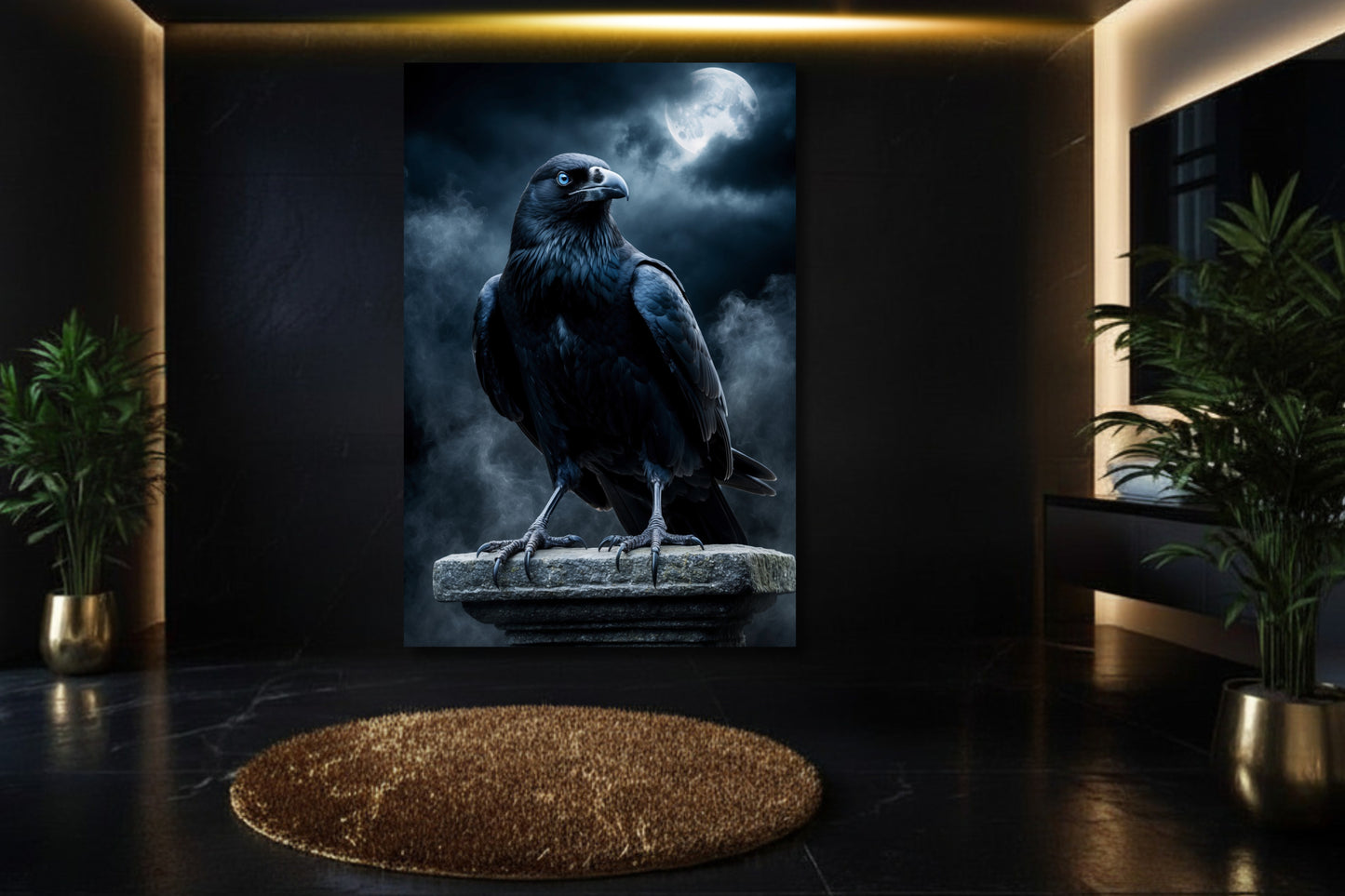 Rabe Poster in dunkler Nacht als Wandbild in stilvollem Badezimmer an dunkler Wand mit Goldakzenten 